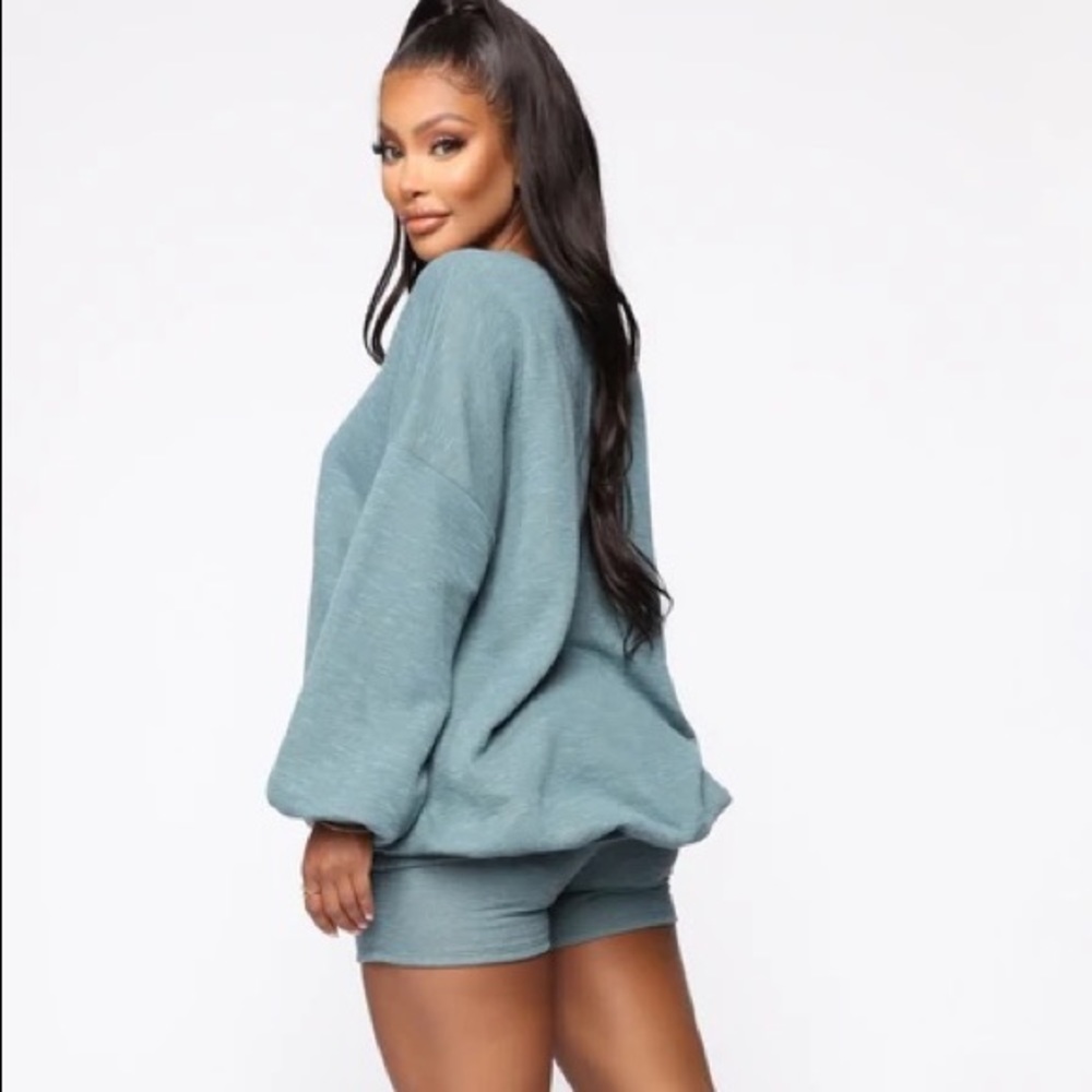 OVERSIZED SWEATSHIRT AND SHORT SET - M